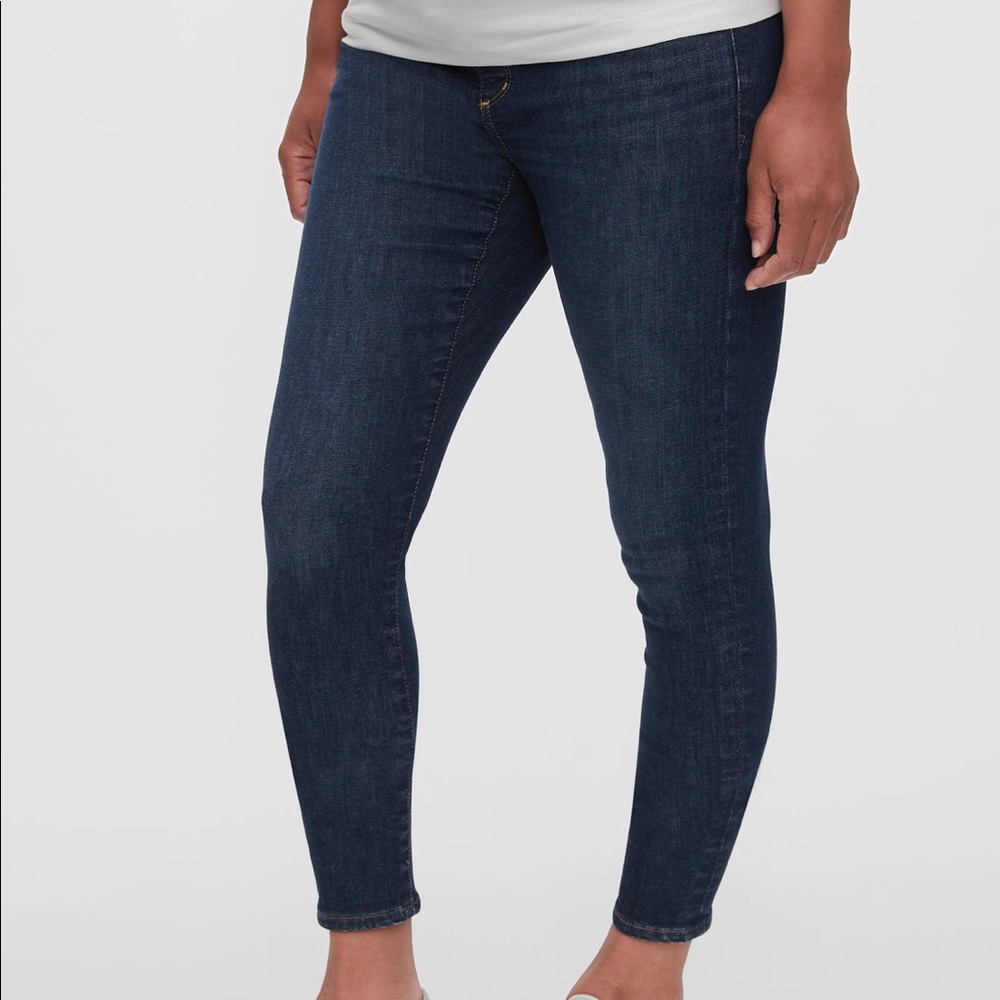 GAP Maternity Full Panel Favorite Ankle Jeggings. Brand new!